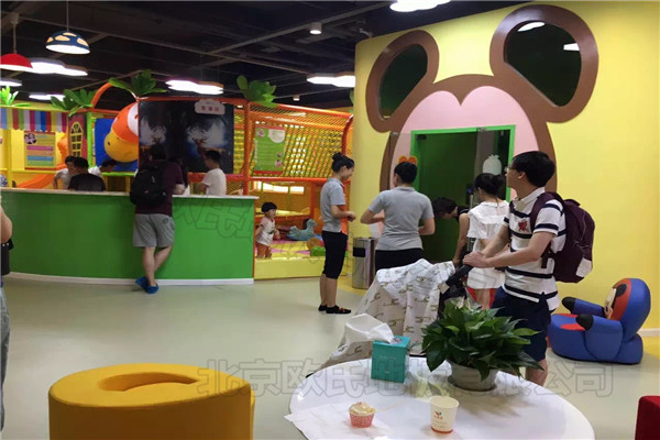 運(yùn)動(dòng)地膠 運(yùn)動(dòng)地膠